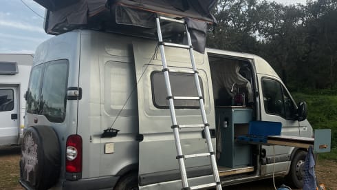 4p Renault bus from 2009