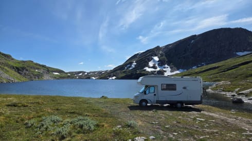Fietje – Super nice and tidy alcove camper