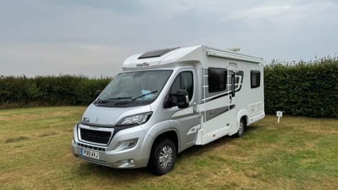 Tilly – 4 berth Spacious and comfortable with fixed french bed