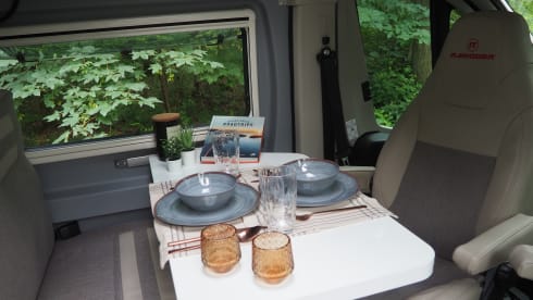 Yvonneke – Fiat: Off Grid-Nespresso-BIP&GO-Bicycle rack-Large refrigerator-LPG tank