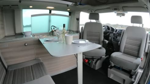 Vw California camper met 4 slaapplaatsen