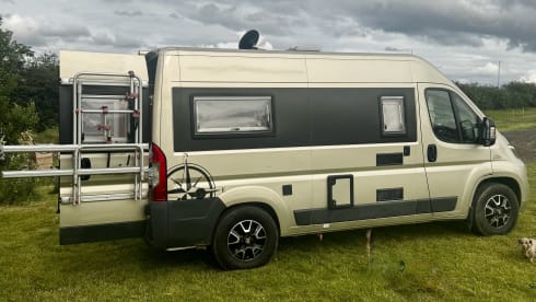 Rolling Retreat ✨ – Stunning 2 berth Fiat campervan 