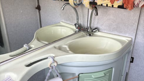 Deukie – 6p Ford alcove from 2007