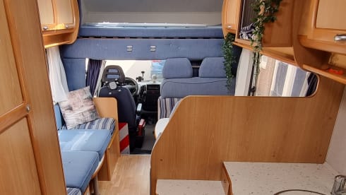 Wonderfully spacious and neat family camper for rent
