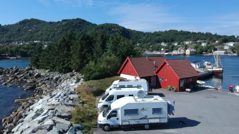 Camper voor uw perfecte vakantie – Ideal and complete camper for your perfect holiday