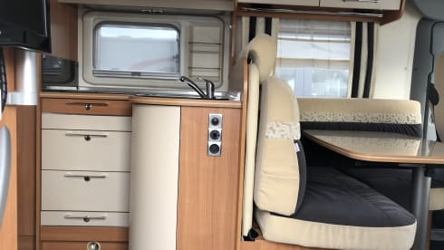 Krabje – Super nice travel camper Air conditioning Living space