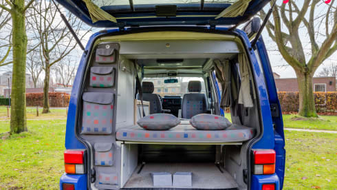 Foelie – 4p Volkswagen campervan uit 2002