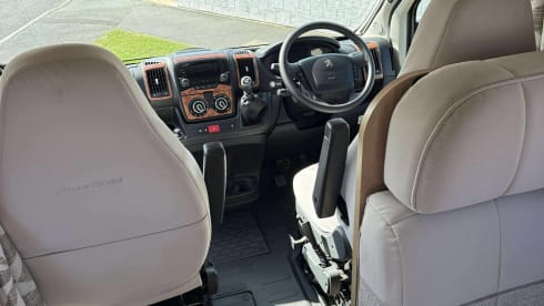 Cuben  – 6 berth Peugeot semi-integrated from 2017