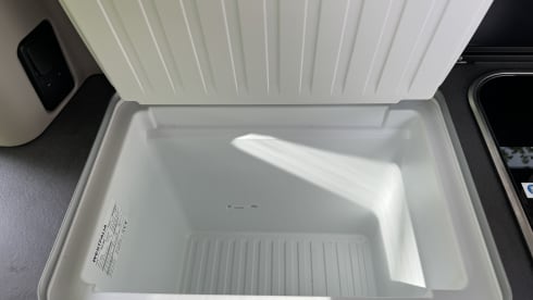 Henry – 4 berth Ford campervan 