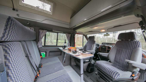 FORD WESTFALIA NUGGET  – Extra discount for 4 weeks' rental between mid-April and mid-May. Ask for more information!