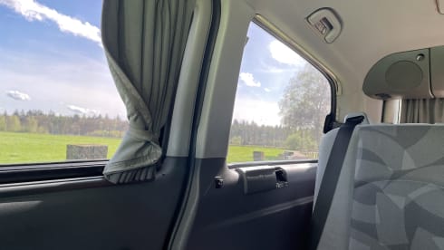 4p Mercedes-Benz bus from 2004