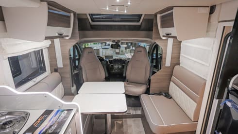 2p Challenger bus from 2015