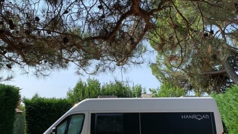Vrijheid op wielen – Fully equipped camper with solar panel