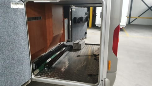 Edens Wanderlust – Luxury camper with every convenience, a dream on wheels!
