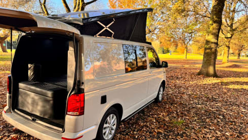 OFF GRID  – 4 berth Volkswagen campervan from 2023