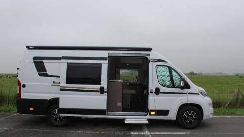 New luxurious Campervan with XL bed Laika Kosmo 6.4
