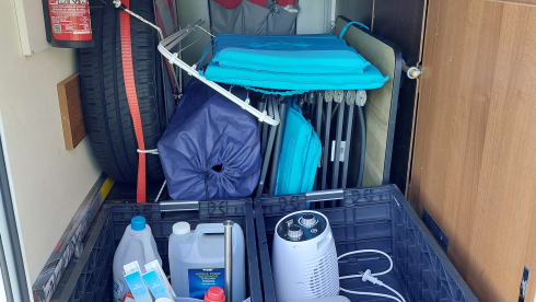 SONRISA – Mettiti in viaggio con 'Sonrisa': il nostro colorato Knauscamper 2p (automatico)!)!