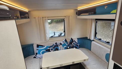 Rimor has it. –     La Grande Fuga – Spazioso camper familiare a 6 posti letto
