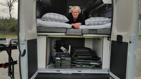 Recent Pössl 160 HP, 9-speed automatic, length beds, 2-person comfort.