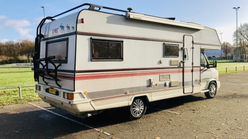 Large 6 person camper for rent. LMC Liberty