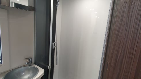 Mariette – Enjoy our luxury Benimar 442