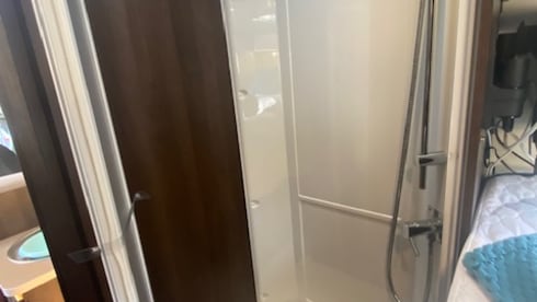 Lux Roller Team – 5 berth Roller Team semi-integrated from 2019