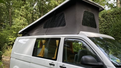 Miss Sunshine – Volkswagen campervan, extended model, 2 persons