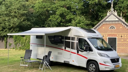 Vrij & Blij – Spacious Sunlight T66 with single longitudinal beds, year of manufacture 2019 with 150 hp (euro 6)