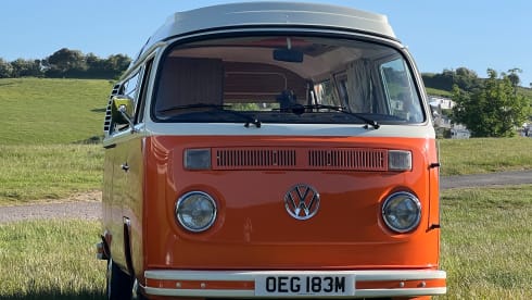 Blossom – 'Blossom' VW T2 Westfalia 1972 Campervan