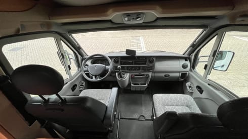2p Weinsberg semi-integrated uit 2009