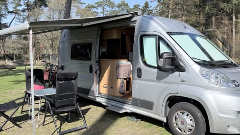 Campy – Weekendtarief| Comfortabele Roller Team Livingstone | Vrijheid en luxe 