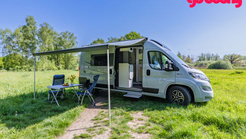 Coopernicus, 2021 – Comfortable 2p Karmann 600, parking air conditioning, length beds, automatic, biker