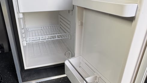 Roamin’ with Tina 💛 – 4 berth Volkswagen campervan from 2017