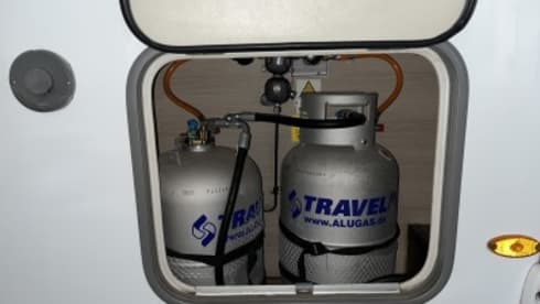 4p Bürstner 160 hp semi-integrated (2013)