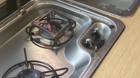 Little Red Devil  – 3p Peugeot bus uit 2020