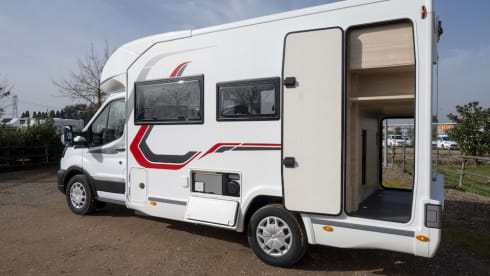 Challenger 4 seats for relaxed travelling