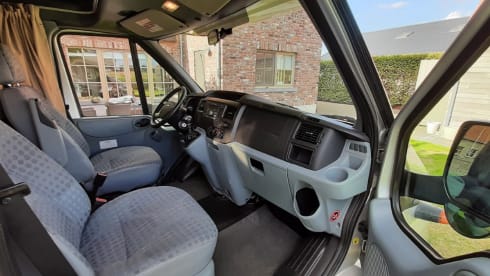 Eura Mobil 4p family camper 