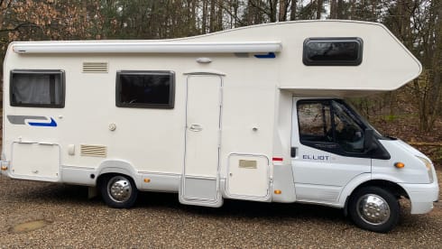 Elliot – Spacious 5-person Ford Trigano Elliot