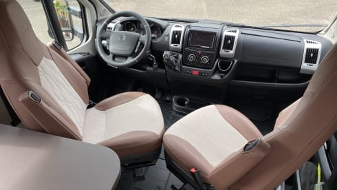 Vrijheid 1 – Bürstner T660 Limited French bed + lifting bed 2021