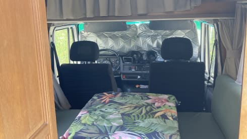 6p Mercedes-Benz alcove uit 1991