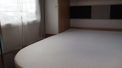 T69L – Hele mooie ruime 4 persoons Sunlight camper uit 2023, veel bergruimte.