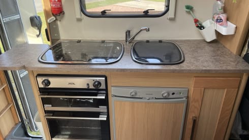 Greer – 6 berth Autoquest 180 Prestige, 2011