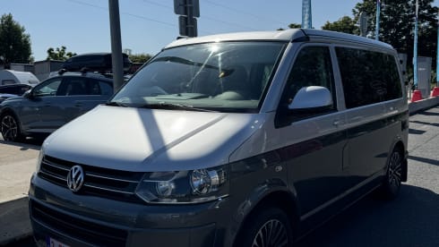 4p Volkswagen campervan uit 2012