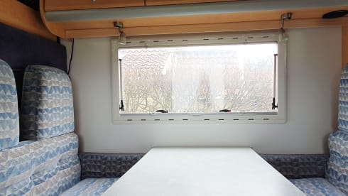 Stáát ie! – 6p Ford alcove from 2002