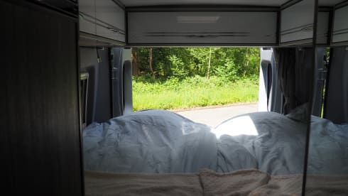 Yvonneke – Fiat: Off Grid-Nespresso-BIP&GO-Bicycle rack-Large refrigerator-LPG tank