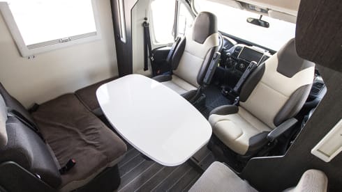 Kronos 265TL – Roller Team Kronos 265TL 4-seater semi-integrated camper - 6.45 m.
