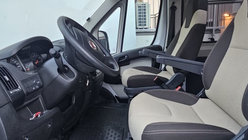 Tova – Camper van for adventure trips.