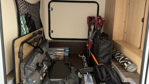 Tom & Mel – 🏝️ - OUT TIME - 🏞️