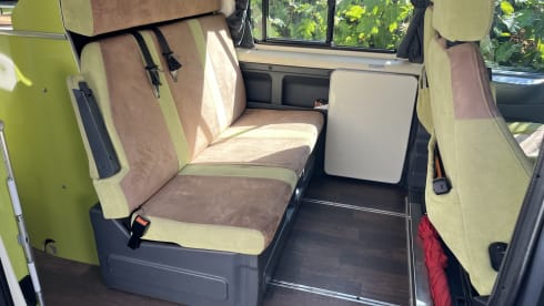Beautiful Ford Transit Nugget with high roof, lots of space in a compact bus!