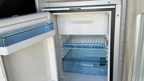 Otis – VW T5 campervan, 4 berth, off grid